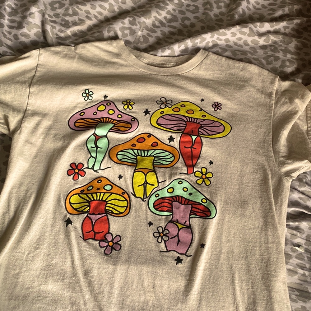 Mushroom booty T-shirt